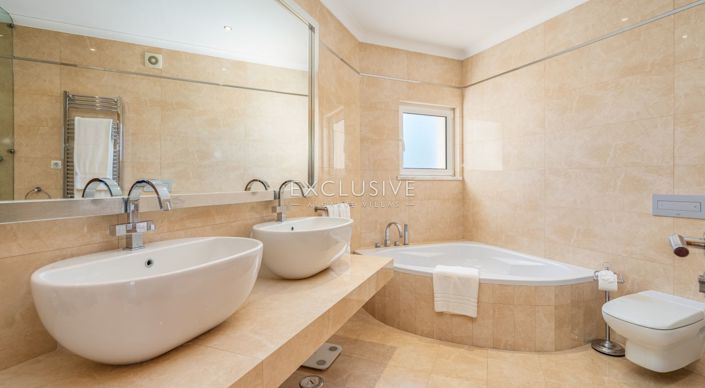 Image No.12-4 Bed Villa for sale