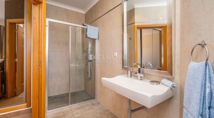 Image No.18-4 Bed Villa for sale