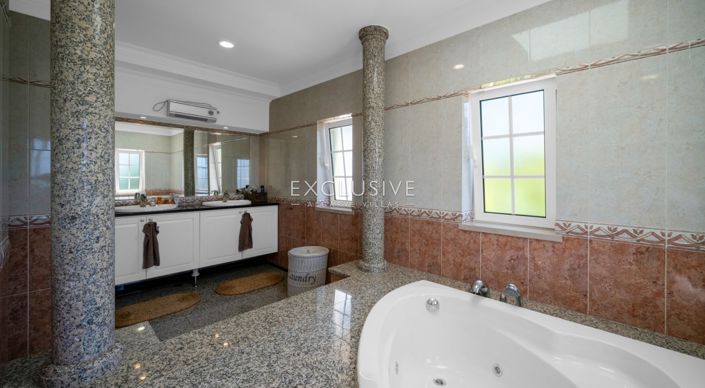 Image No.19-4 Bed Villa for sale