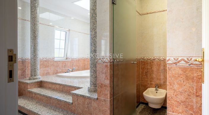 Image No.20-4 Bed Villa for sale