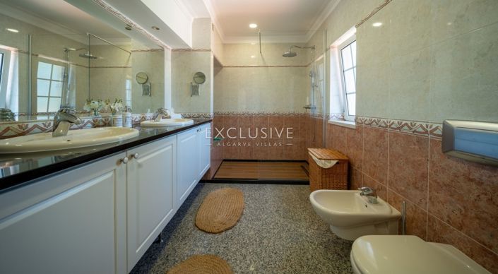 Image No.26-4 Bed Villa for sale