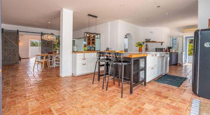 Image No.17-5 Bed Villa for sale