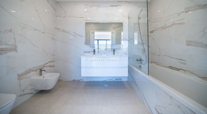 Image No.19-3 Bed Villa for sale