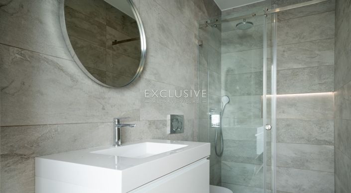 Image No.18-3 Bed Villa for sale