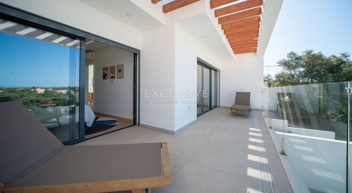 Image No.19-3 Bed Villa for sale