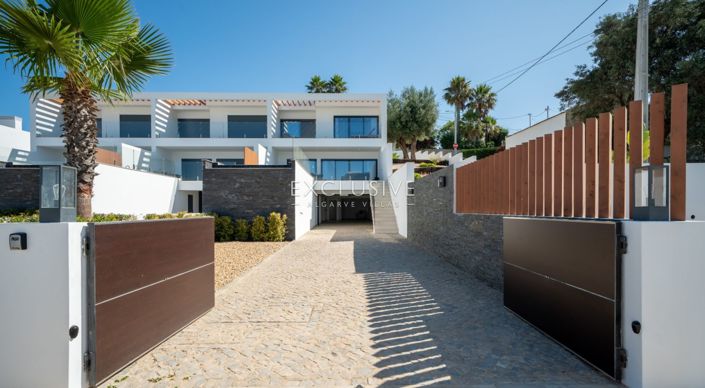 Image No.26-3 Bed Townhouse for sale