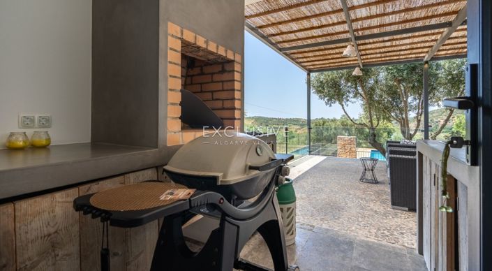 Image No.12-4 Bed Townhouse for sale