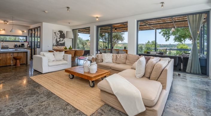 Image No.2-4 Bed Townhouse for sale