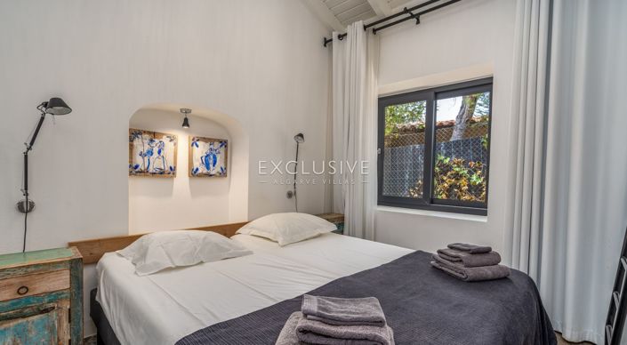 Image No.20-4 Bed Townhouse for sale