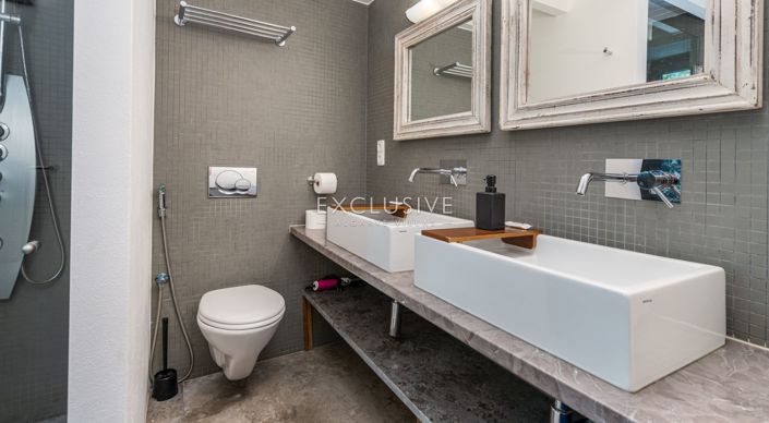 Image No.22-4 Bed Townhouse for sale