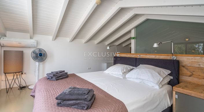 Image No.26-4 Bed Townhouse for sale