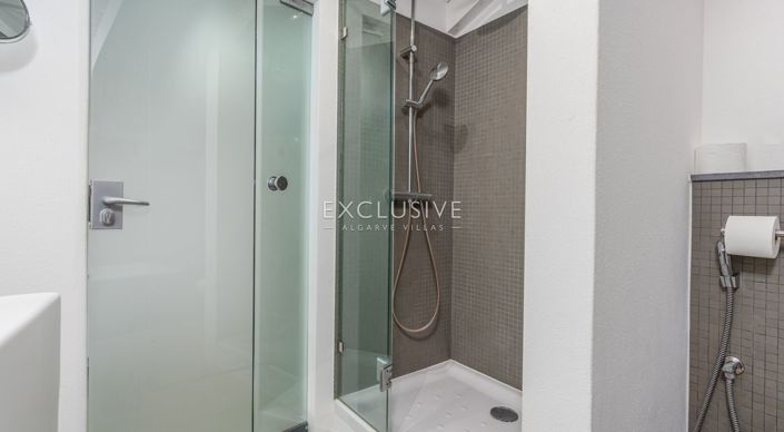 Image No.28-4 Bed Townhouse for sale