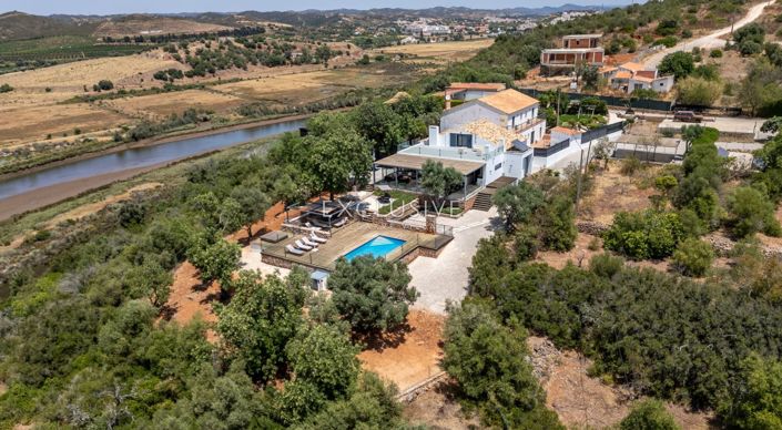 Image No.31-4 Bed Townhouse for sale