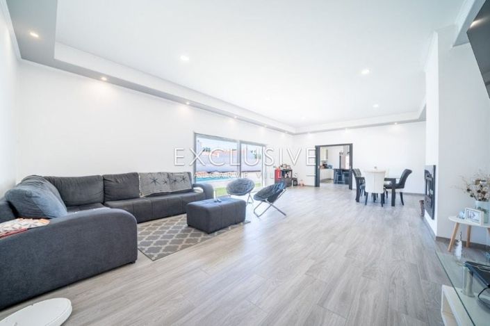 Image No.10-4 Bed Villa for sale