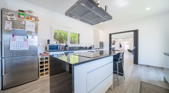 Image No.5-4 Bed Villa for sale