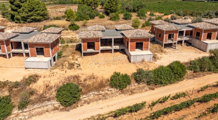 Image No.1-3 Bed Villa for sale