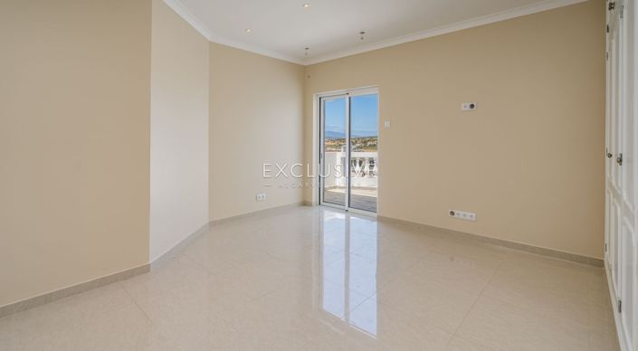 Image No.15-3 Bed Villa for sale