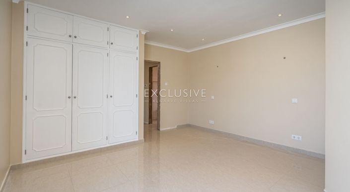 Image No.16-3 Bed Villa for sale