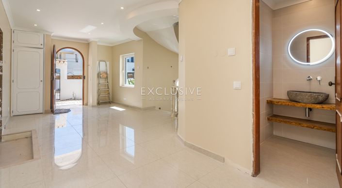 Image No.2-3 Bed Villa for sale