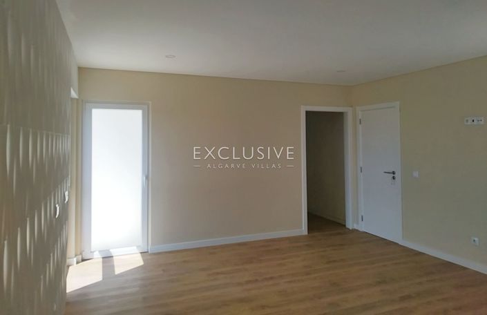 Image No.15-3 Bed Villa for sale