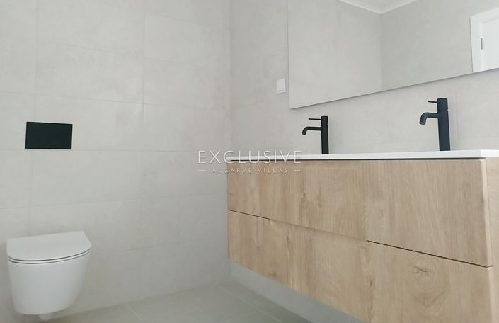 Image No.18-3 Bed Villa for sale