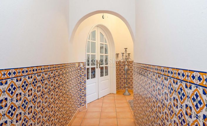 Image No.10-6 Bed Villa for sale