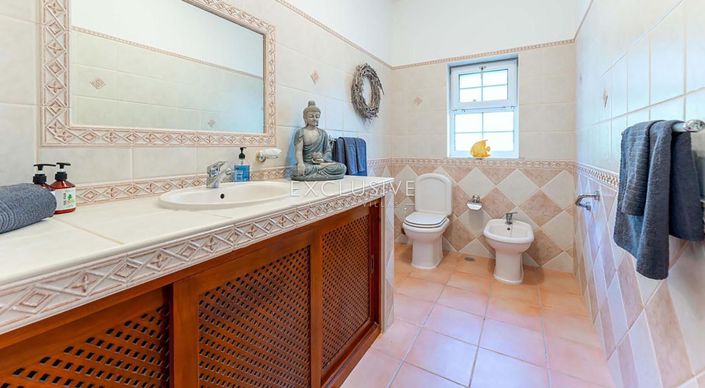 Image No.25-6 Bed Villa for sale