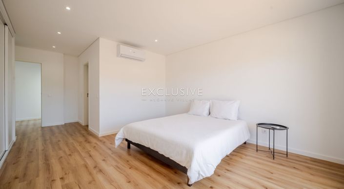 Image No.33-2 Bed Villa for sale