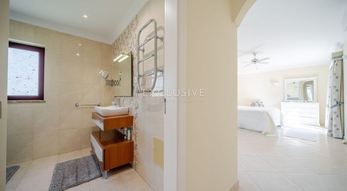 Image No.38-6 Bed Villa for sale