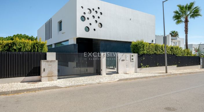 Image No.13-4 Bed Villa for sale