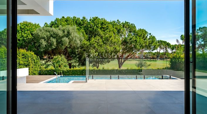 Image No.3-4 Bed Villa for sale