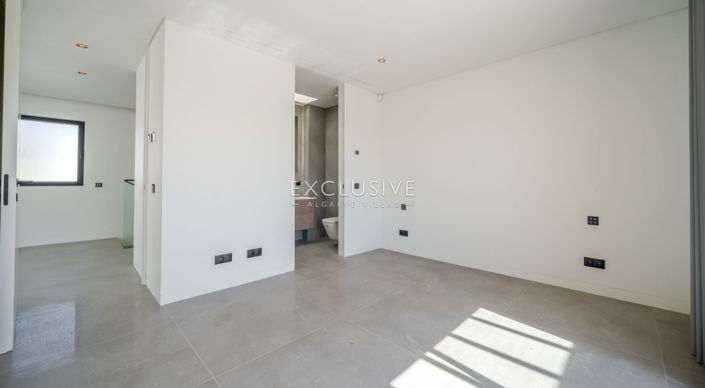 Image No.39-4 Bed Villa for sale