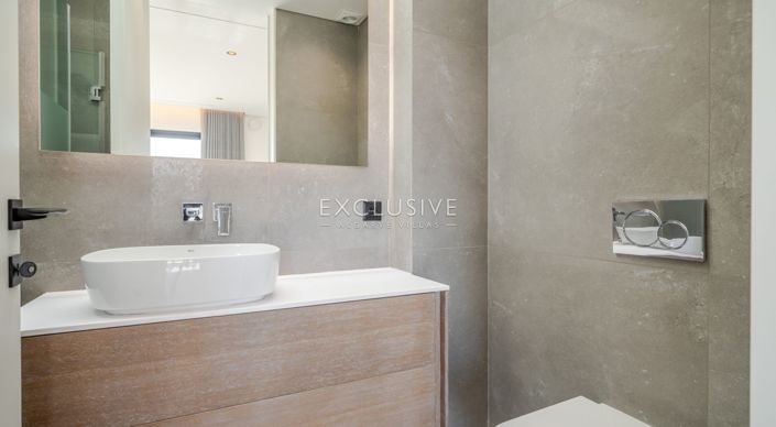 Image No.40-4 Bed Villa for sale