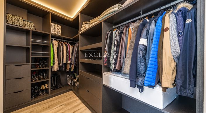 Image No.21-4 Bed Villa for sale