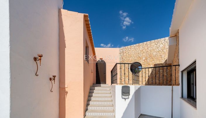 Image No.11-3 Bed Villa for sale