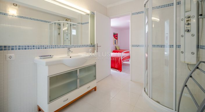 Image No.28-4 Bed Villa for sale