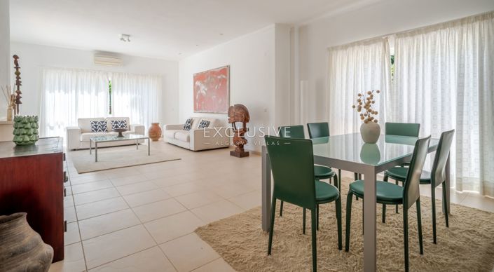 Image No.8-4 Bed Villa for sale