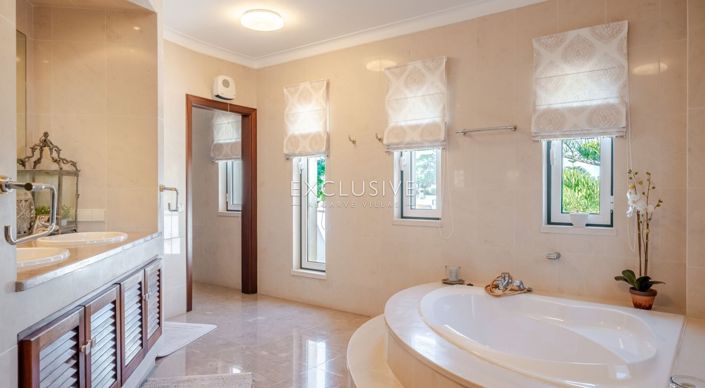 Image No.6-4 Bed Villa for sale