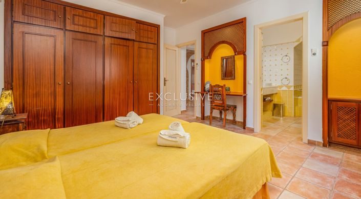 Image No.10-7 Bed Villa for sale