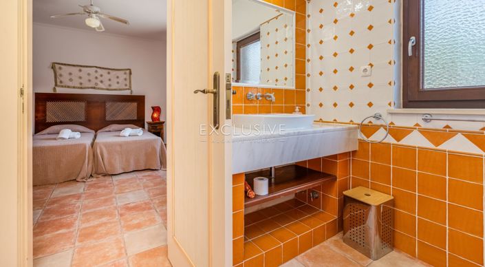 Image No.14-7 Bed Villa for sale