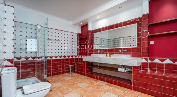 Image No.17-7 Bed Villa for sale