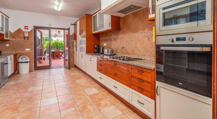 Image No.20-7 Bed Villa for sale