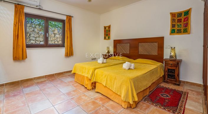 Image No.8-7 Bed Villa for sale