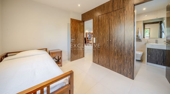 Image No.15-3 Bed Villa for sale