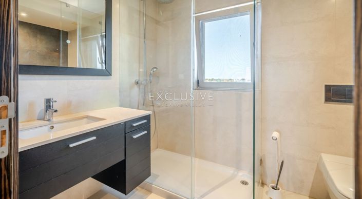 Image No.28-3 Bed Villa for sale