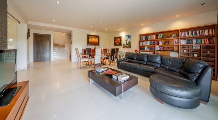 Image No.8-3 Bed Villa for sale