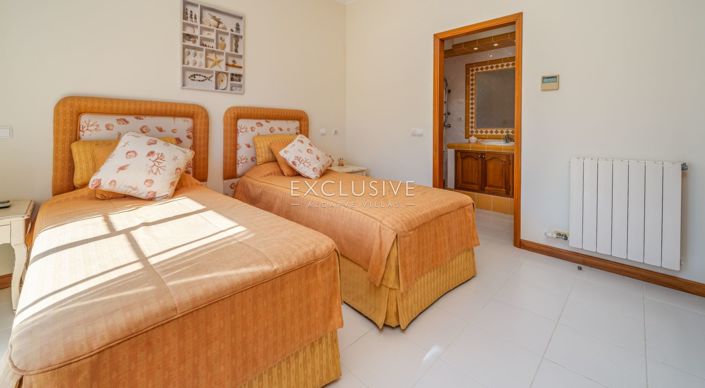 Image No.19-3 Bed Villa for sale