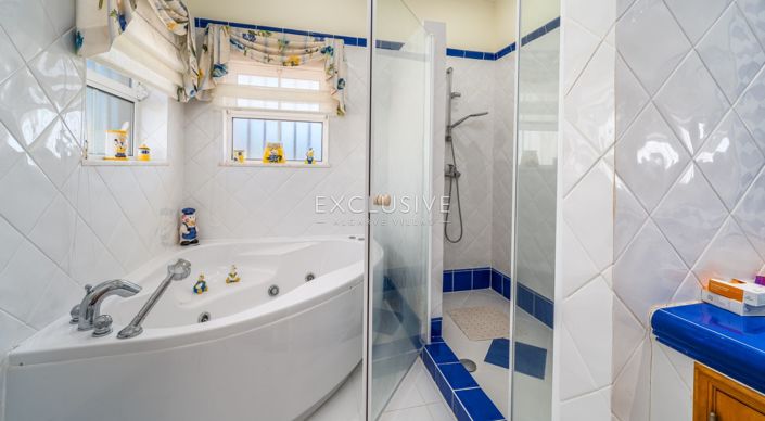 Image No.28-3 Bed Villa for sale