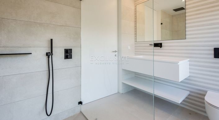 Image No.24-3 Bed Apartment for sale