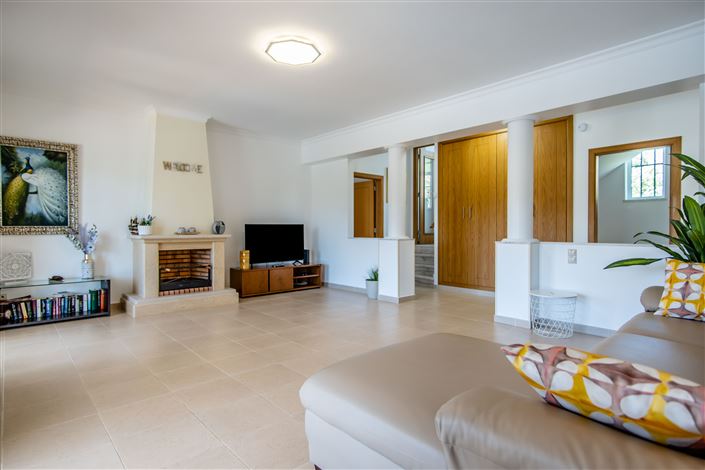 Image No.2-5 Bed Villa for sale